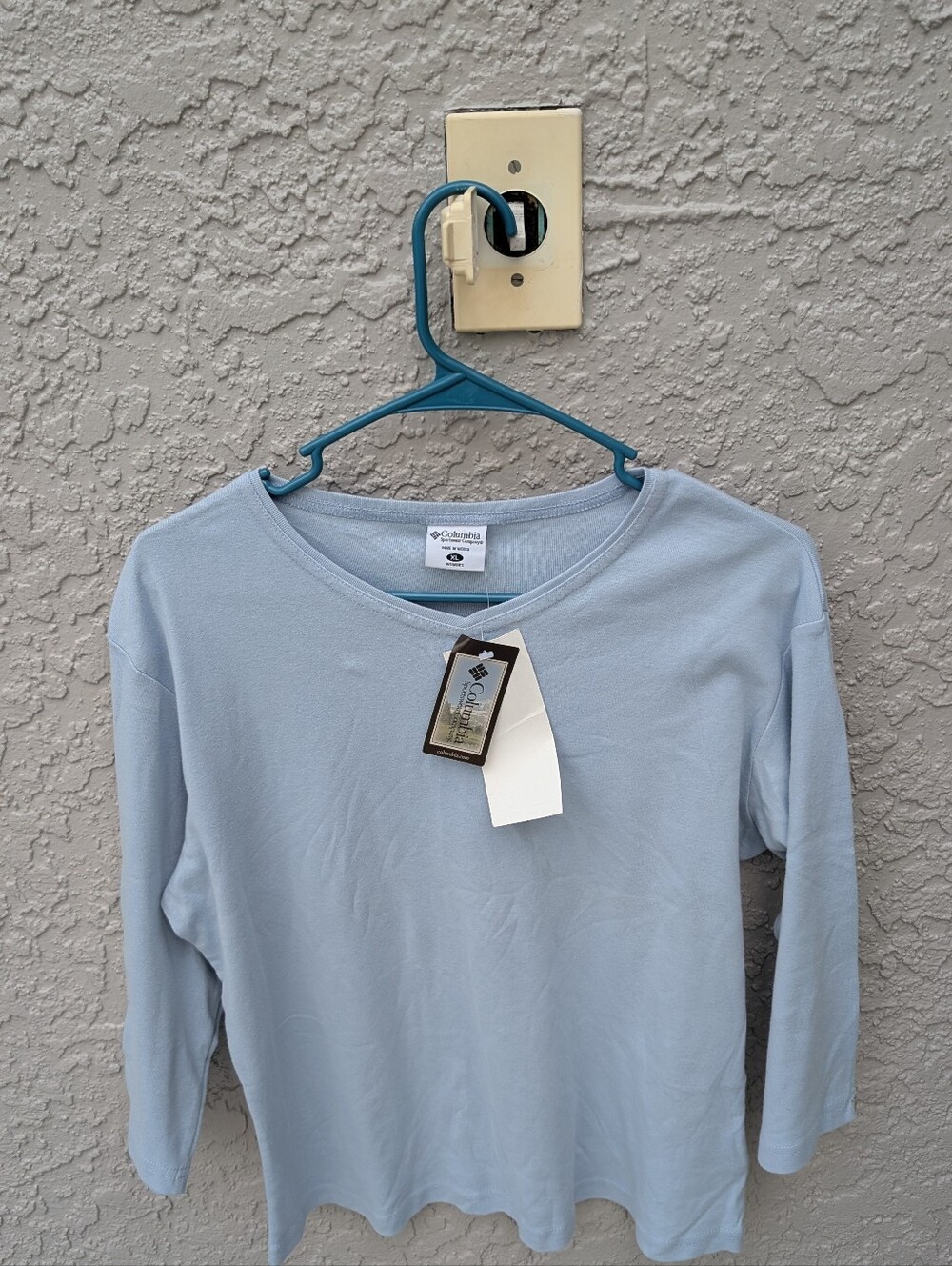 Columbia Women's Pale Blue Long Sleeve Crew Neck Top